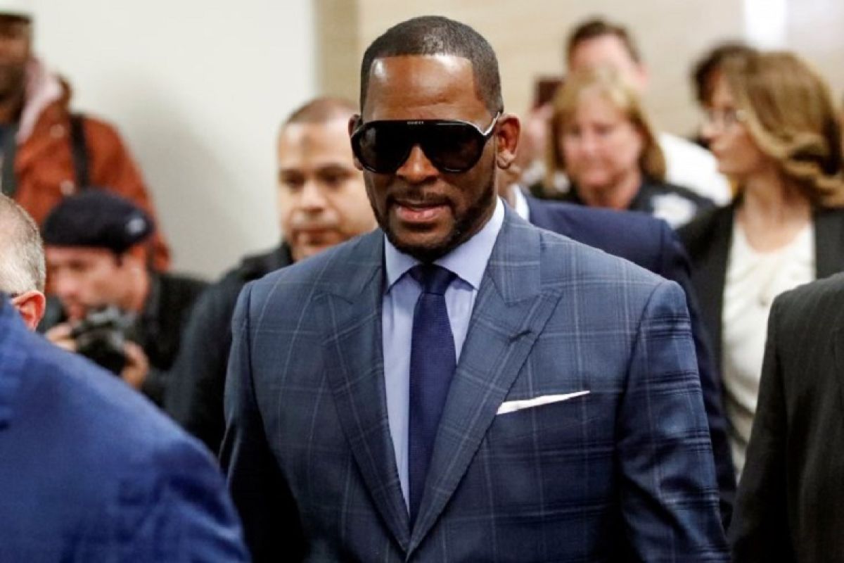 Permintaan R. Kelly untuk dibebaskan karena takut corona ditolak