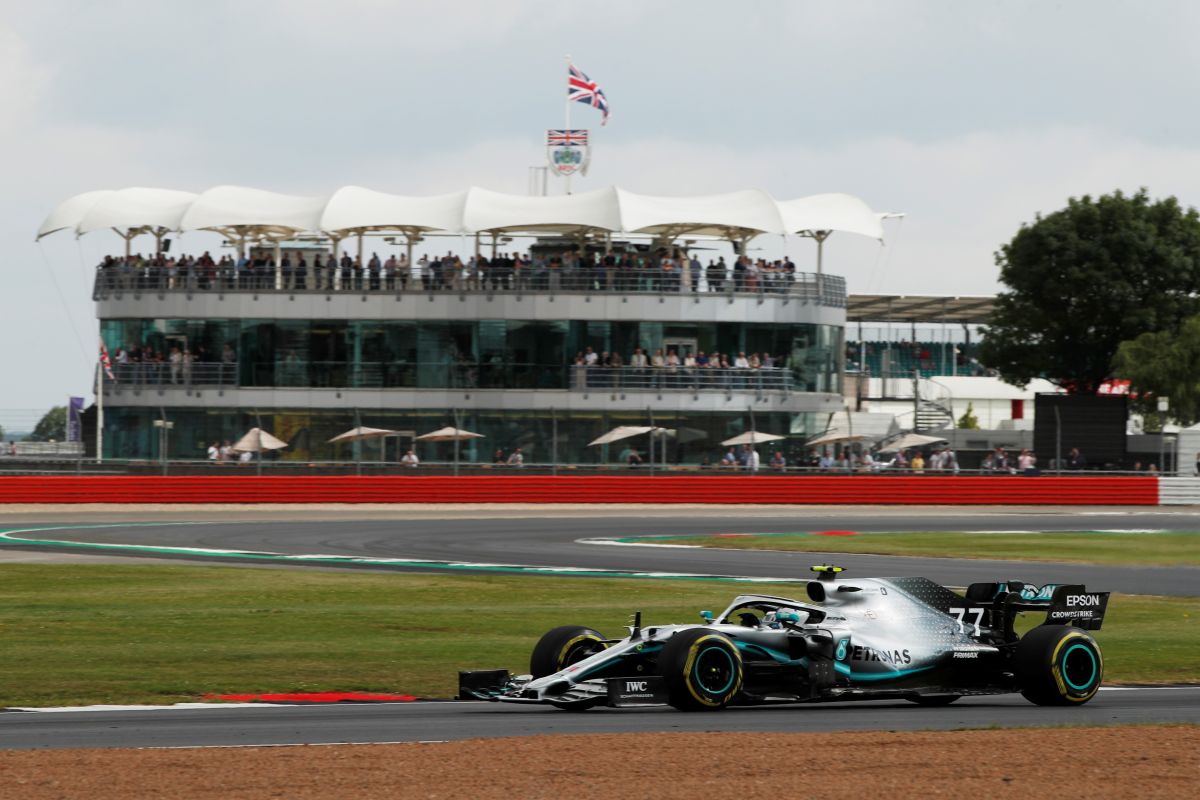 Bottas unggul tipis dari Hamilton