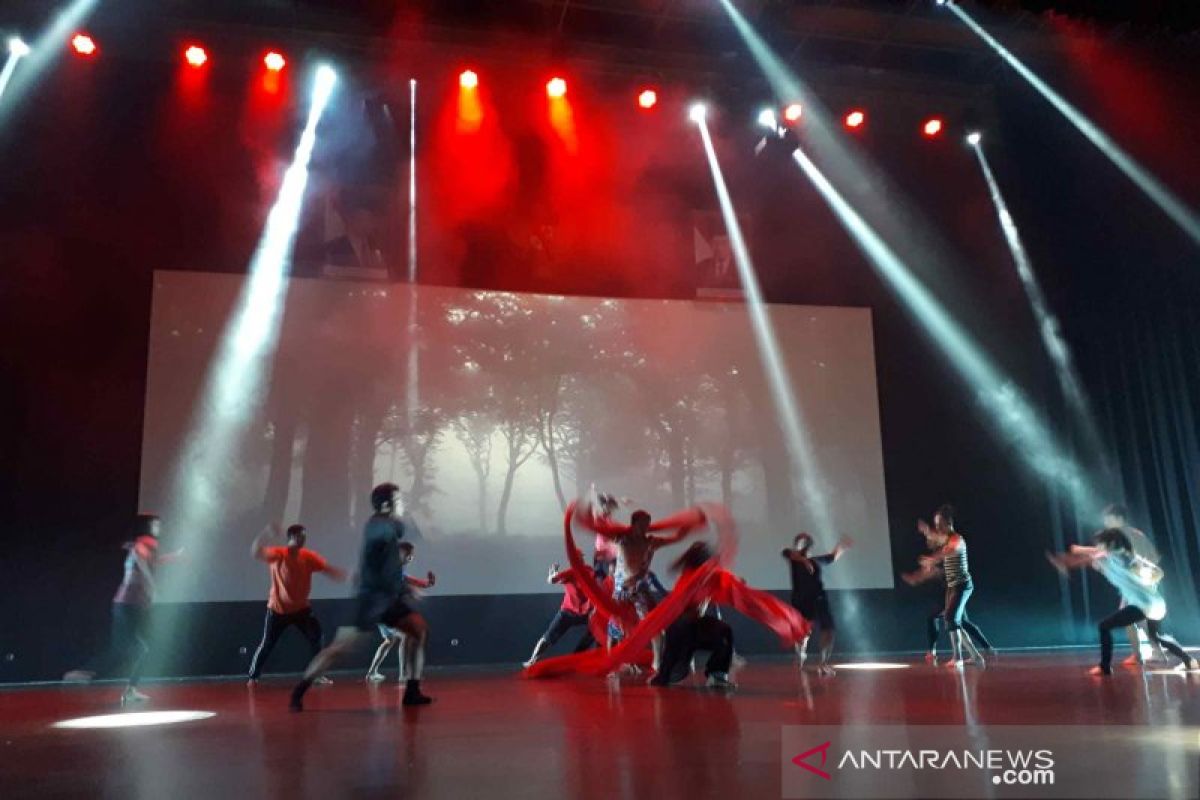 Penari mengenal budaya lain di ASEAN Contemporary Dance Festival