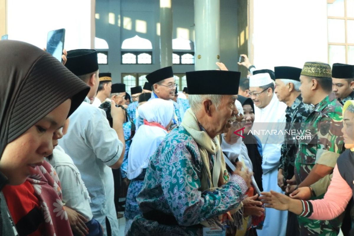 Mabuk perjalanan rombongan JCH Rejang Lebong jalani perawatan