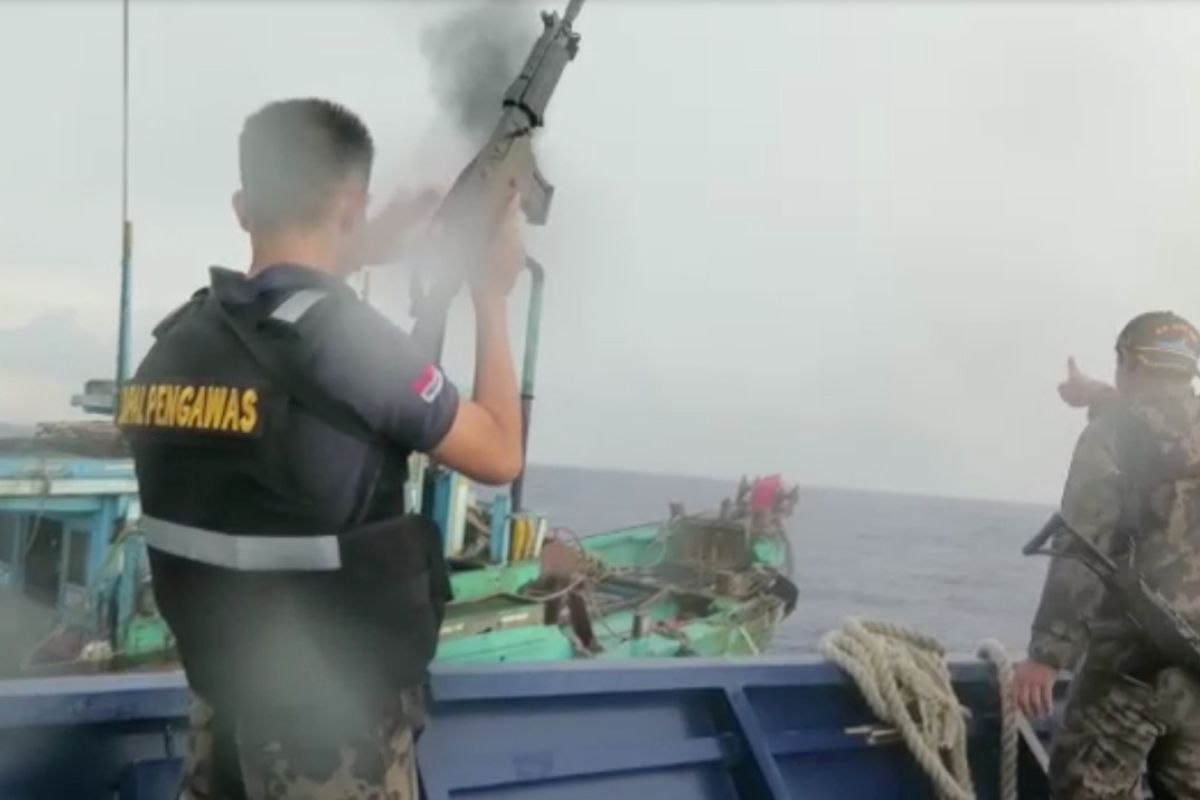 KKP dan Bakamla tangkap enam kapal ilegal asal Vietnam