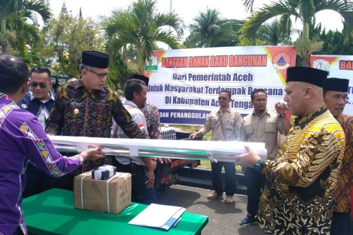 Gubernur Aceh salurkan bantuan bagi korban  hujan es