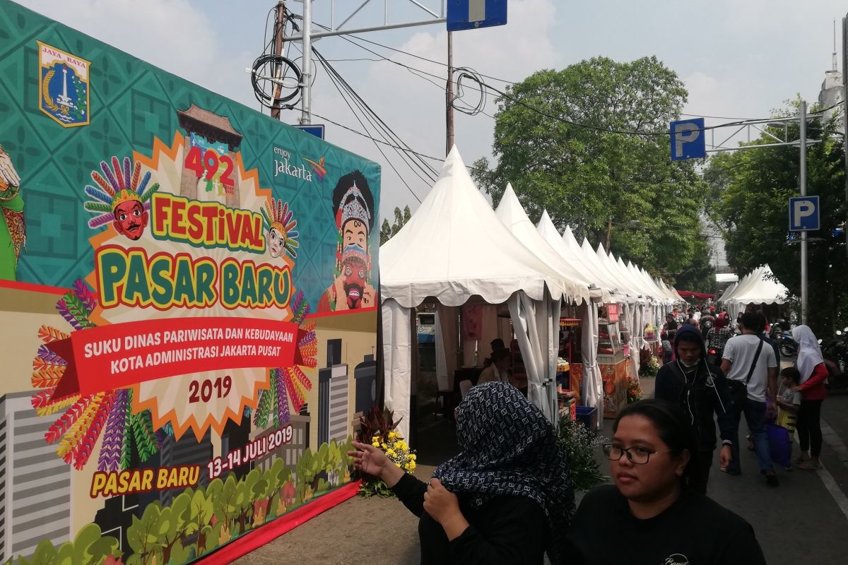 Masyarakat antusias kunjungi Festival Pasar Baru