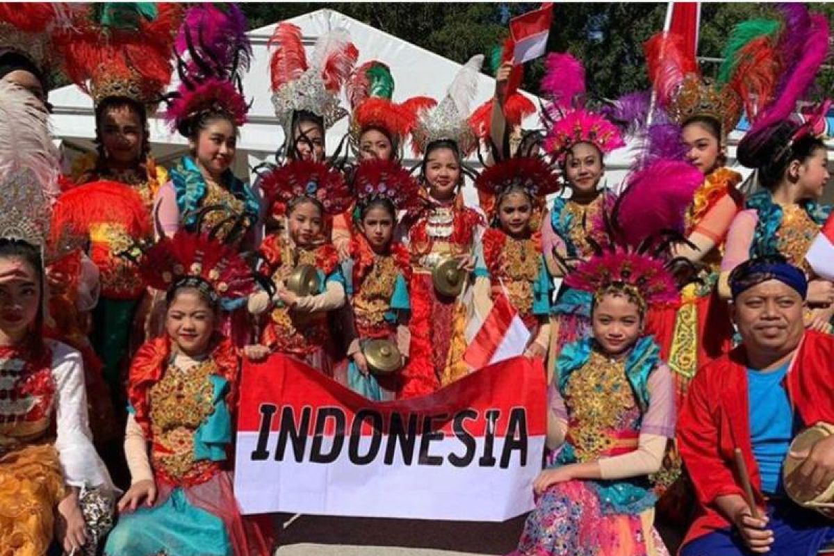 Tim tari pelajar Indonesia raih penghargaan di festival budaya Inggris-Georgia