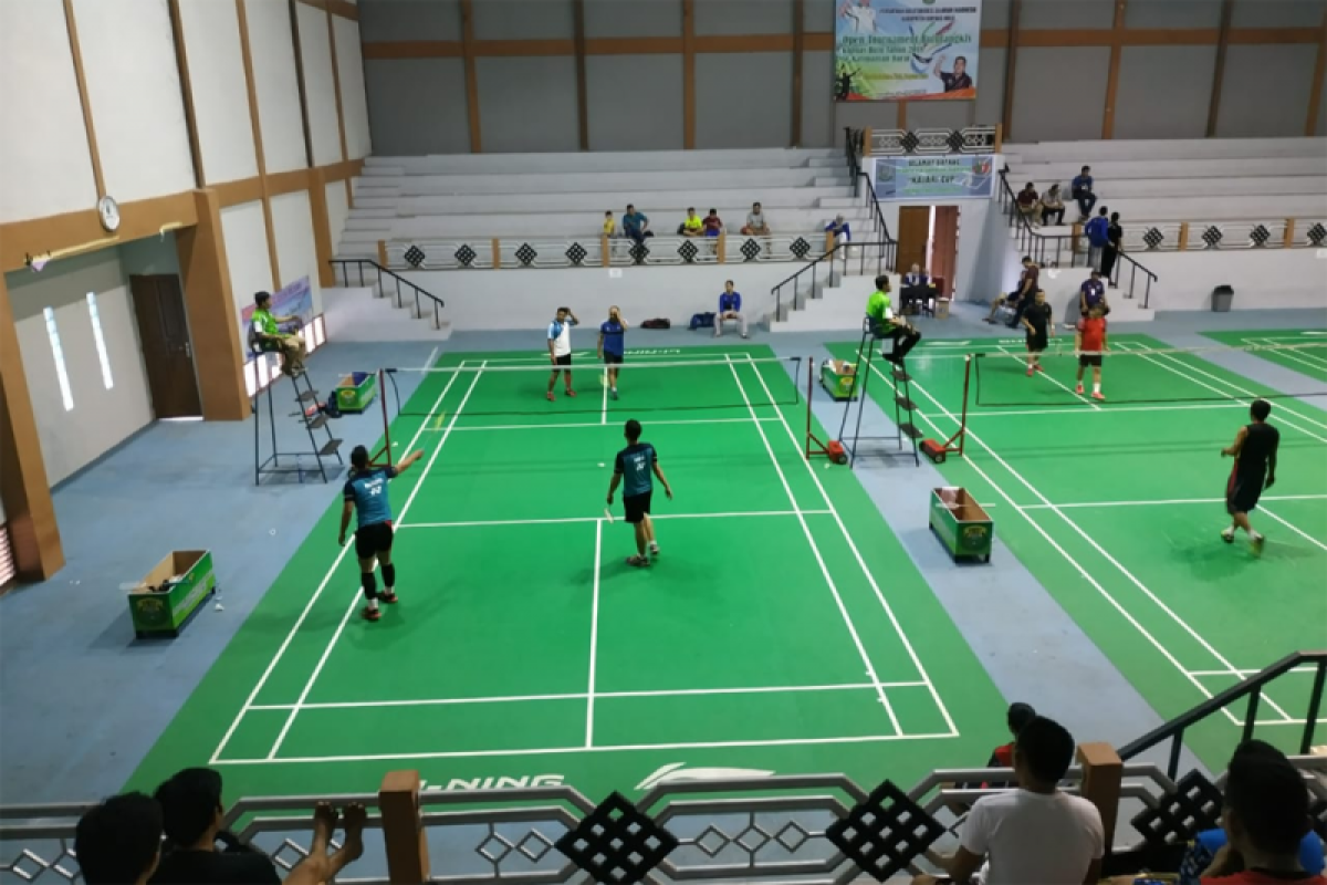 28 peserta ikuti pertandingan badminton  Kajari Cup di Kapuas Hulu