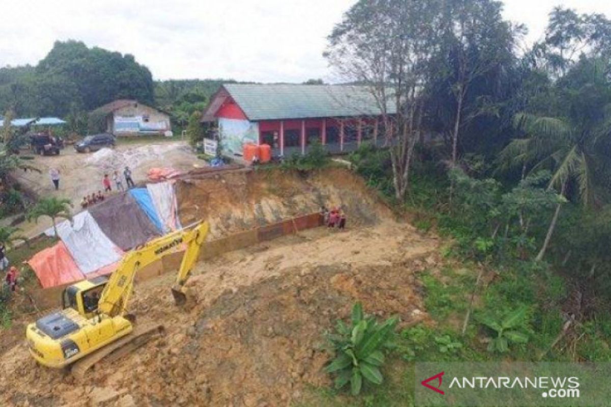 Longsor susulan berpotensi terjadi di sekitar SDN 017 Penajam