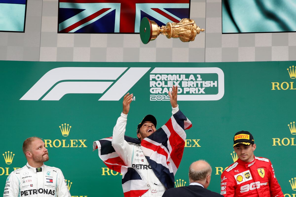 Hamilton juara, Vettel tubruk Verstappen di GP Inggris
