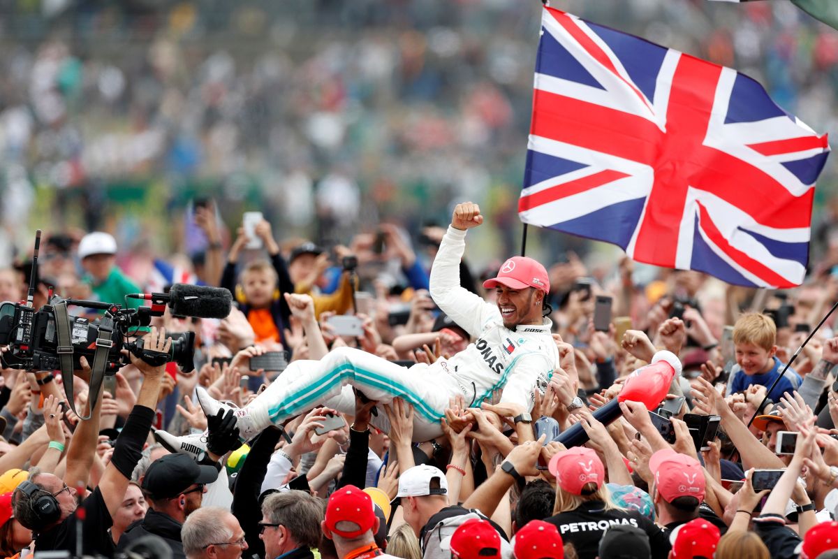 Hamilton juarai GP Inggris, cetak rekor enam kemenangan di kandang sendiri