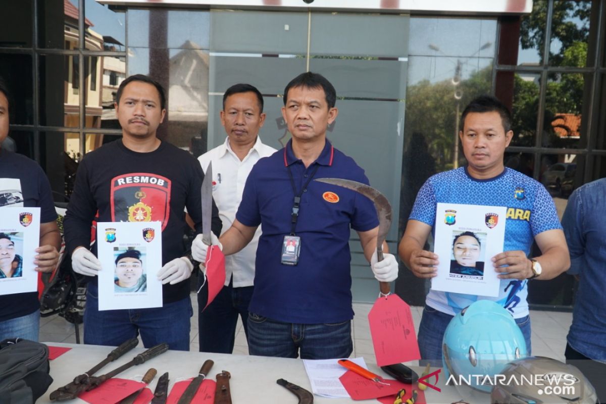 Polrestabes Surabaya tembak mati tiga bandit spesialis pencuri motor