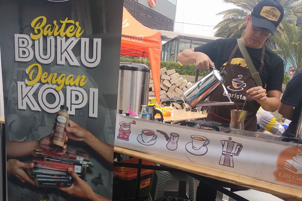 Pustakawan sosialisasikan gemar membaca melalui kedai kopi di CFD