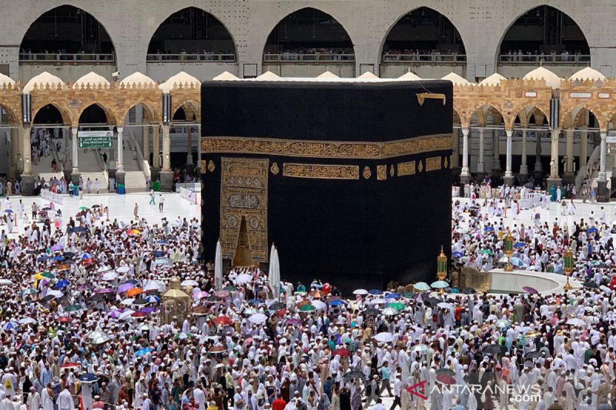 Terkait antisipasi virus corona, Arab Saudi tangguhkan pelayanan umrah