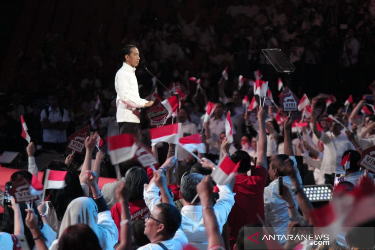 Jokowi: Lanjutkan pembangunan infrastruktur, fokus pembangunan SDM