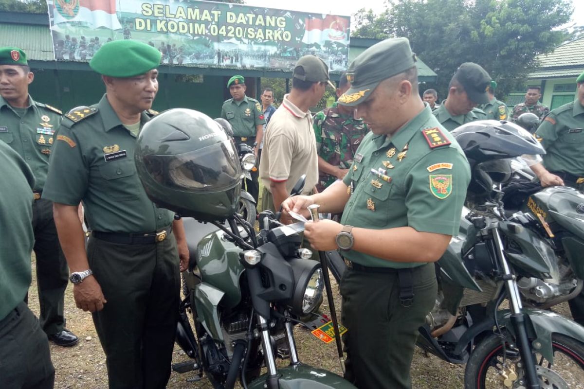 Dandim 0420/Sarko mendadak cek kelengkapan surat kendaraan anggotanya