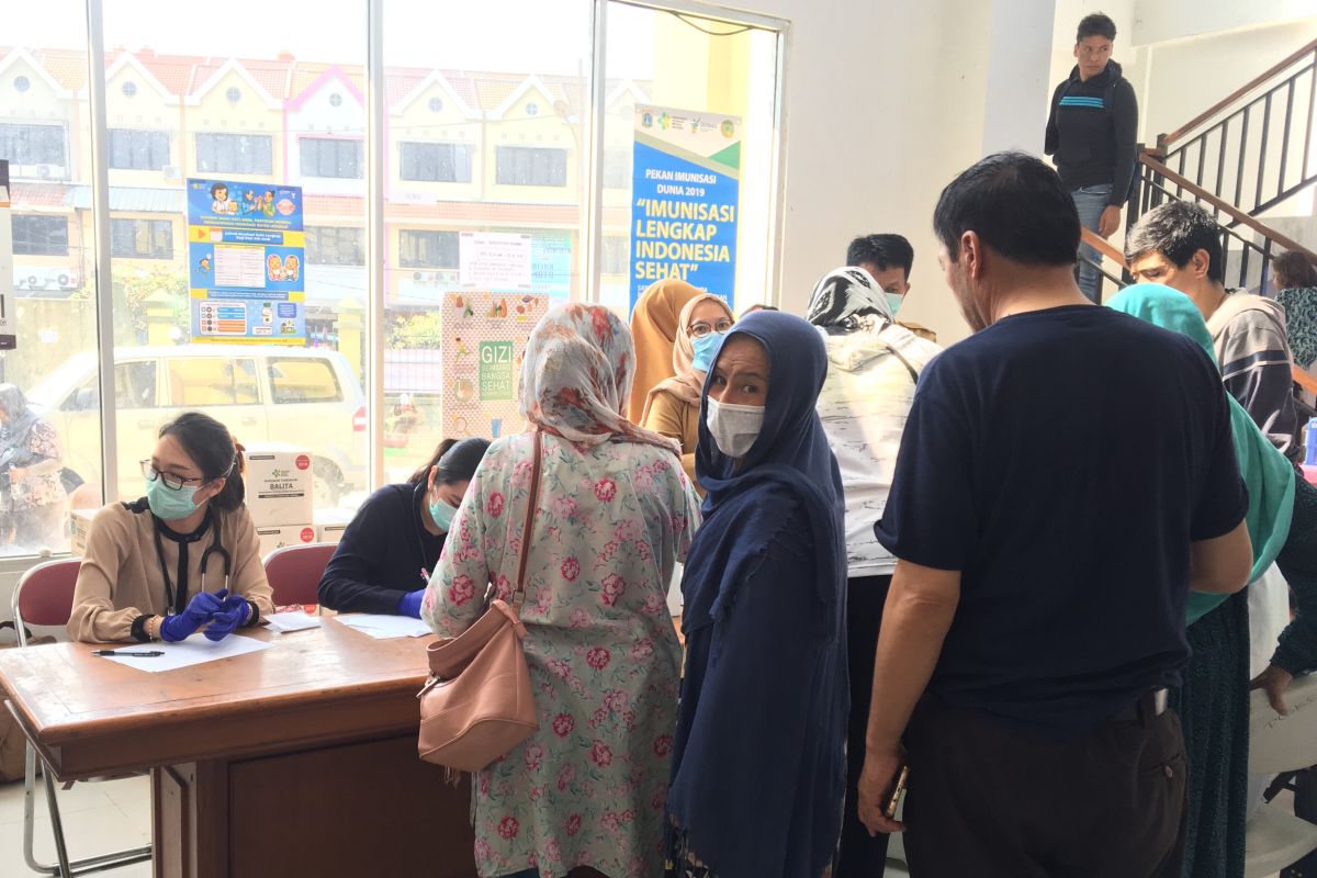 W Jakarta provides medical check for pregnant refugees