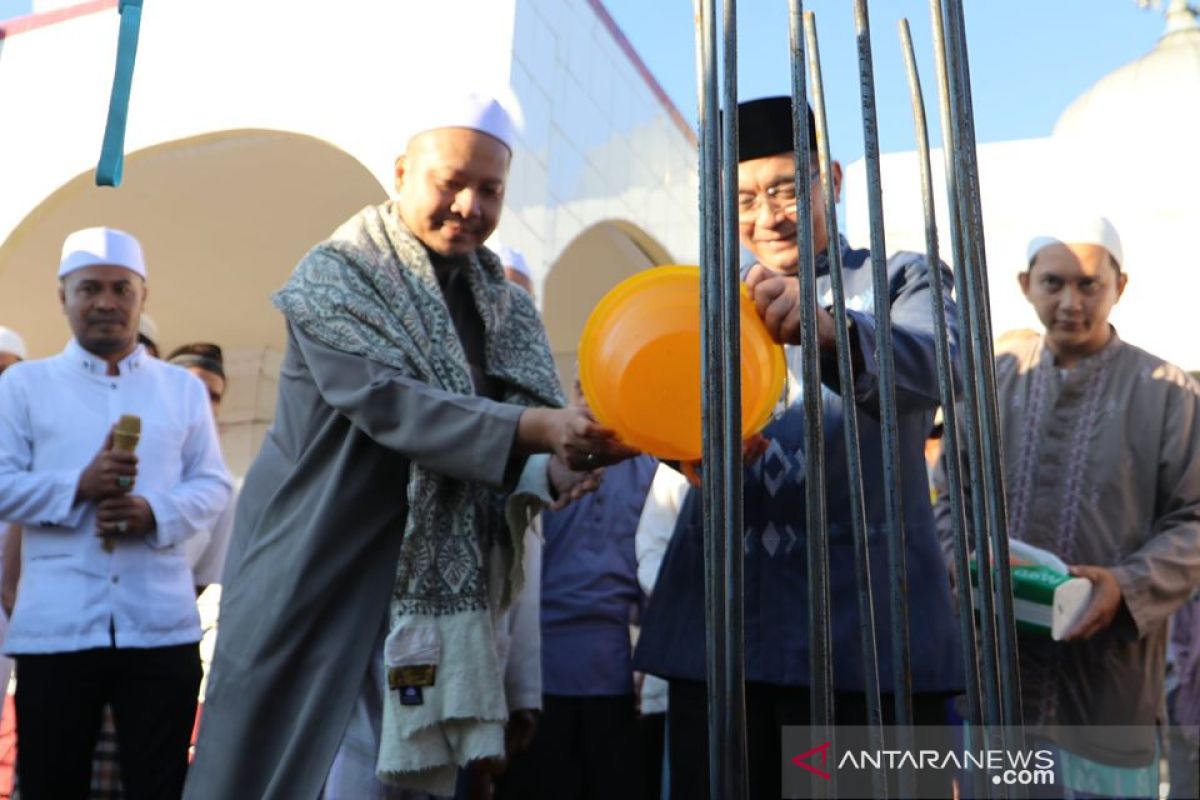 Bupati HSS letakkan tiang pertama Masjid Darus Sa'adah dan Musholla Syekh Khadi Ahmad