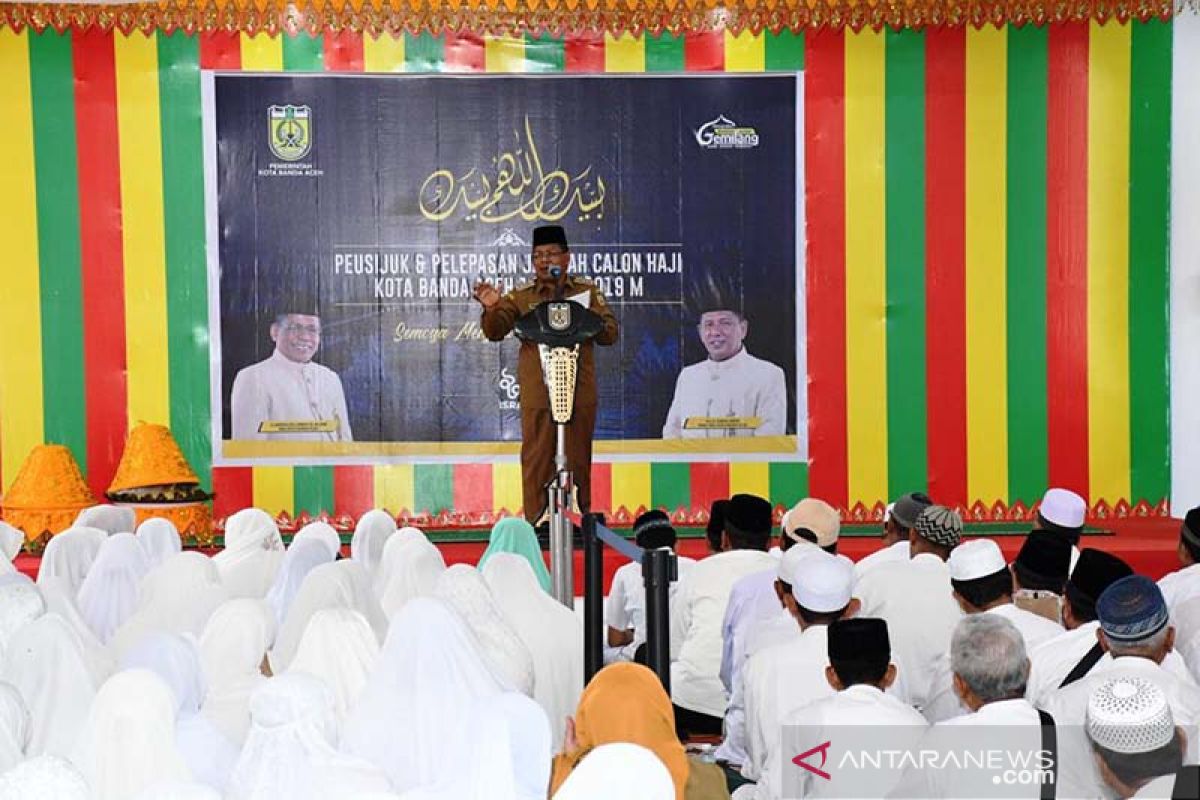 Wali Kota minta JCH Banda Aceh tetap jaga kekompakan