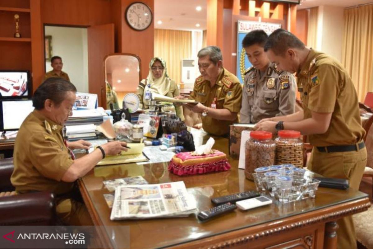 Bayar pajak kendaraan bisa lewat handphone