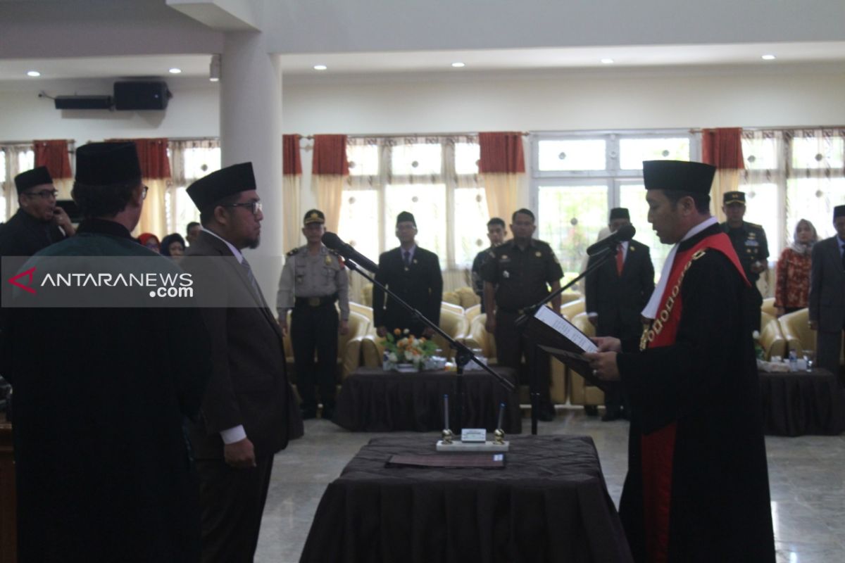 Ihwan Antasari dilantik sebagai Ketua DPRD Paser