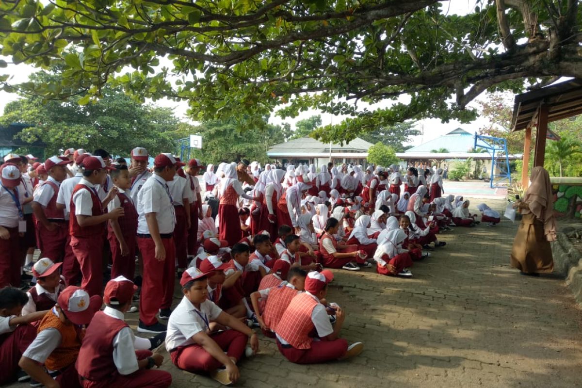 Legislator : Tidak boleh ada perploncoan di pekan pertama sekolah