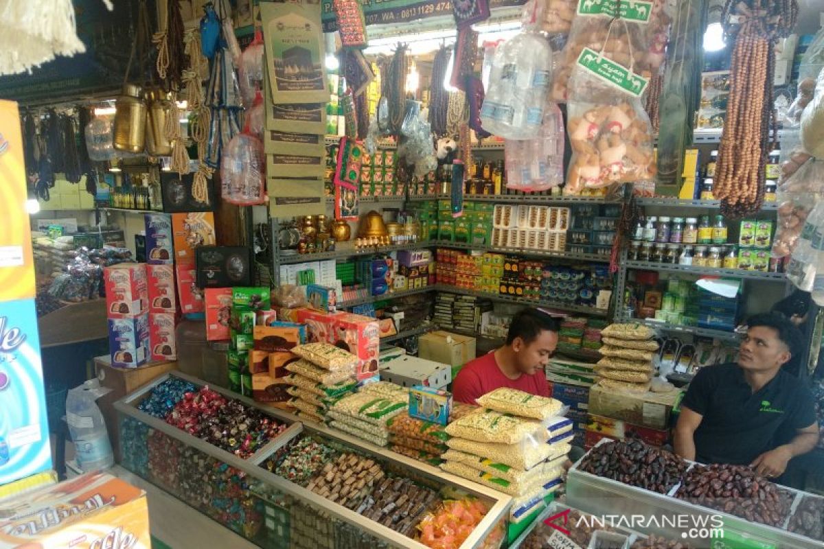 Penjualan oleh-oleh haji di Tanah Abang mulai meningkat