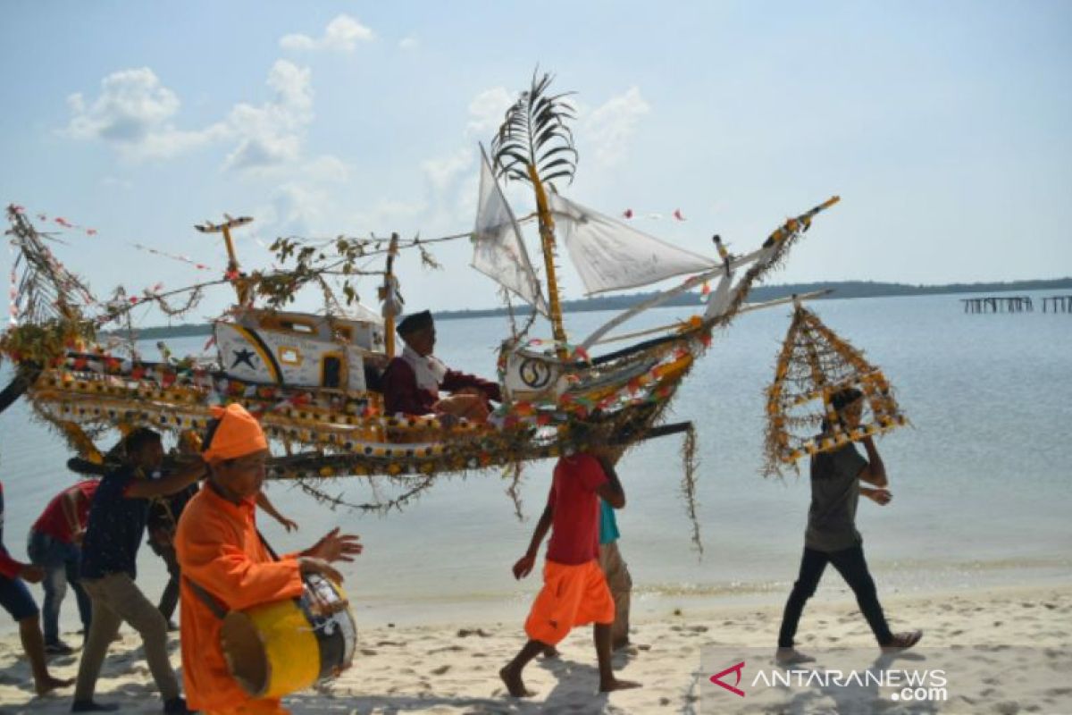 Pemkab Bangka Selatan lestarikan Ritual Adat Buang Jung