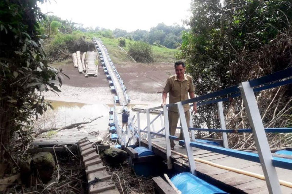 Pemkab Barito Utara bangun jembatan gantung konstruksi baja