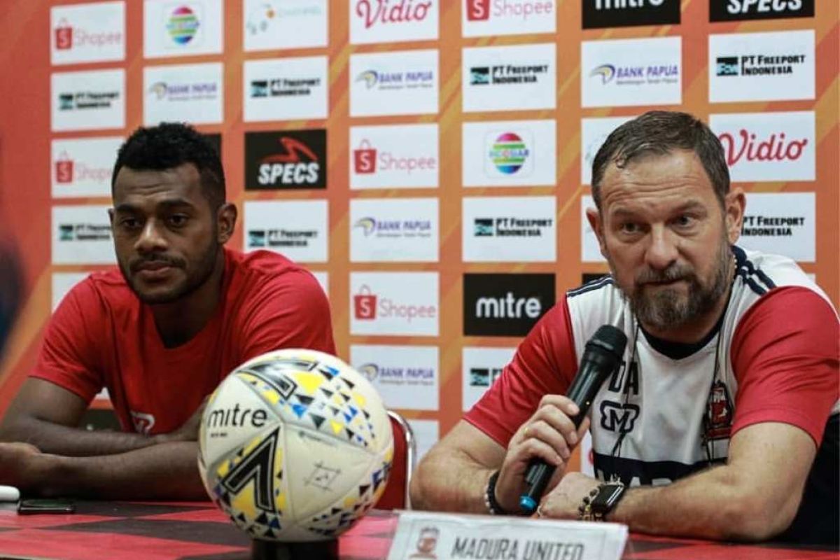 Dejan Antonic inginkan laga Madura United vs Persipura tersaji indah