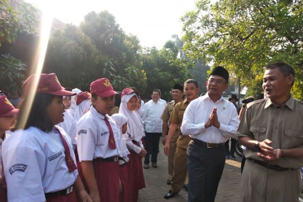 Mendikbud: Tidak boleh ada perpeloncoan terhadap siswa baru