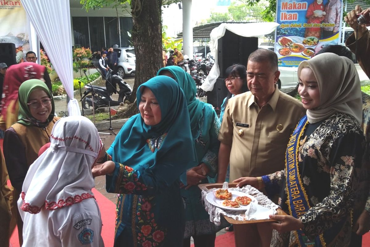 Petani ikan diminta tak gunakan pakan "haram"