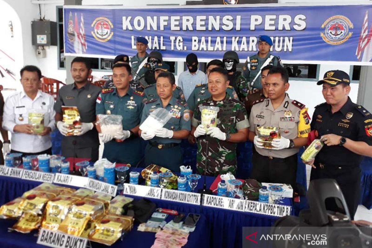 Tim F1QR Koarmada I tangkap penyelundup 21 kilogram sabu-sabu