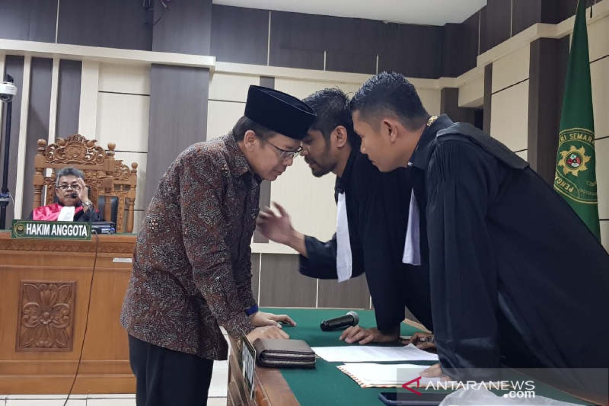 Wakil Ketua DPR  ini dicabut hak politiknya selama 3 tahun