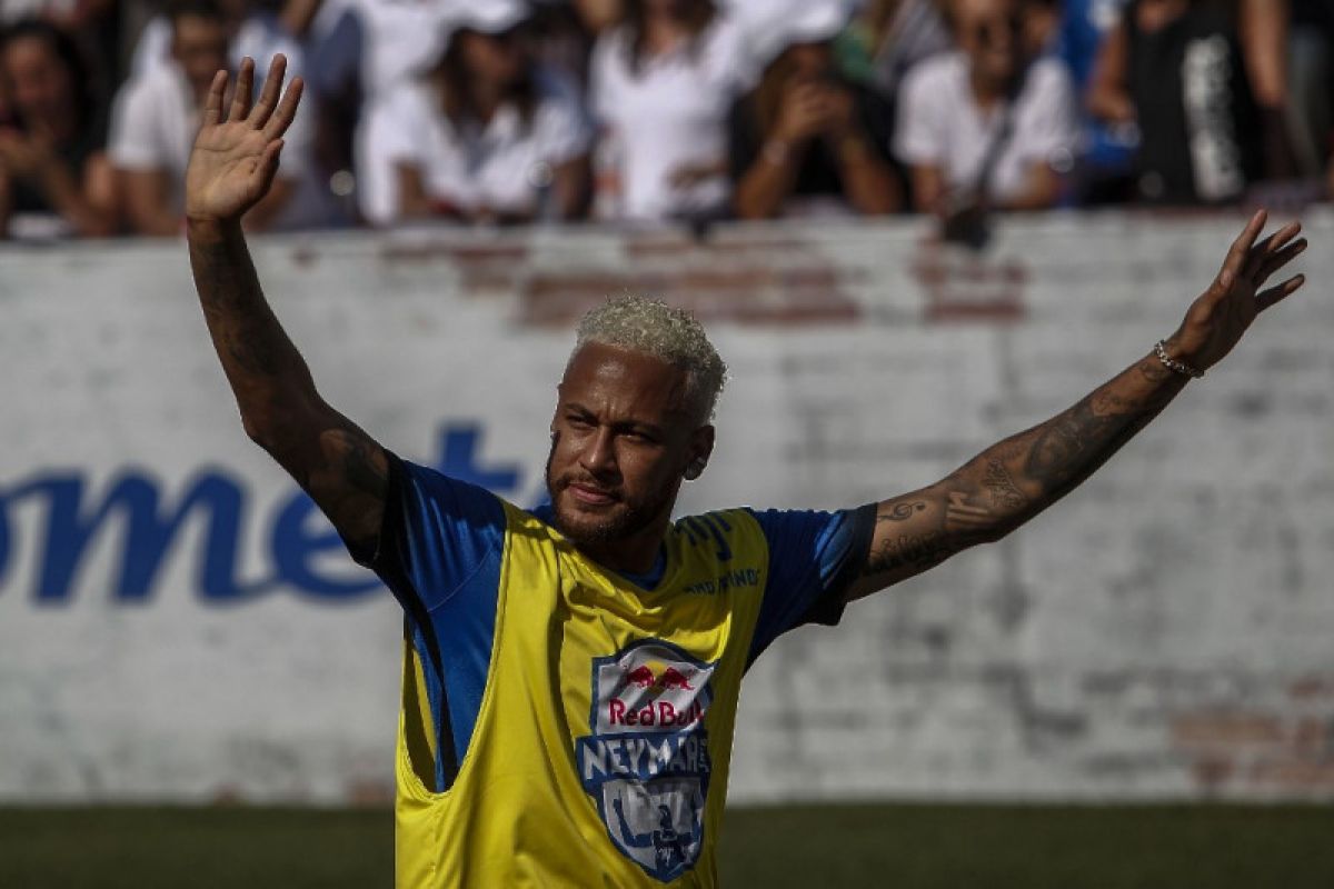 Neymar ngotot ingin balik ke Barca