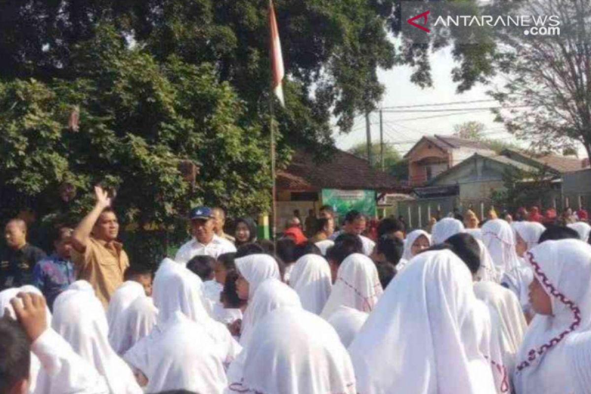 Mendikbud kunjungi SD Bekasi di hari kedua masuk sekolah