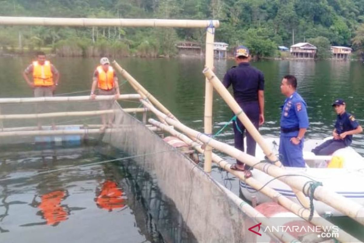 Ditolak, penertiban bagan Danau Singkarak kembali ditunda