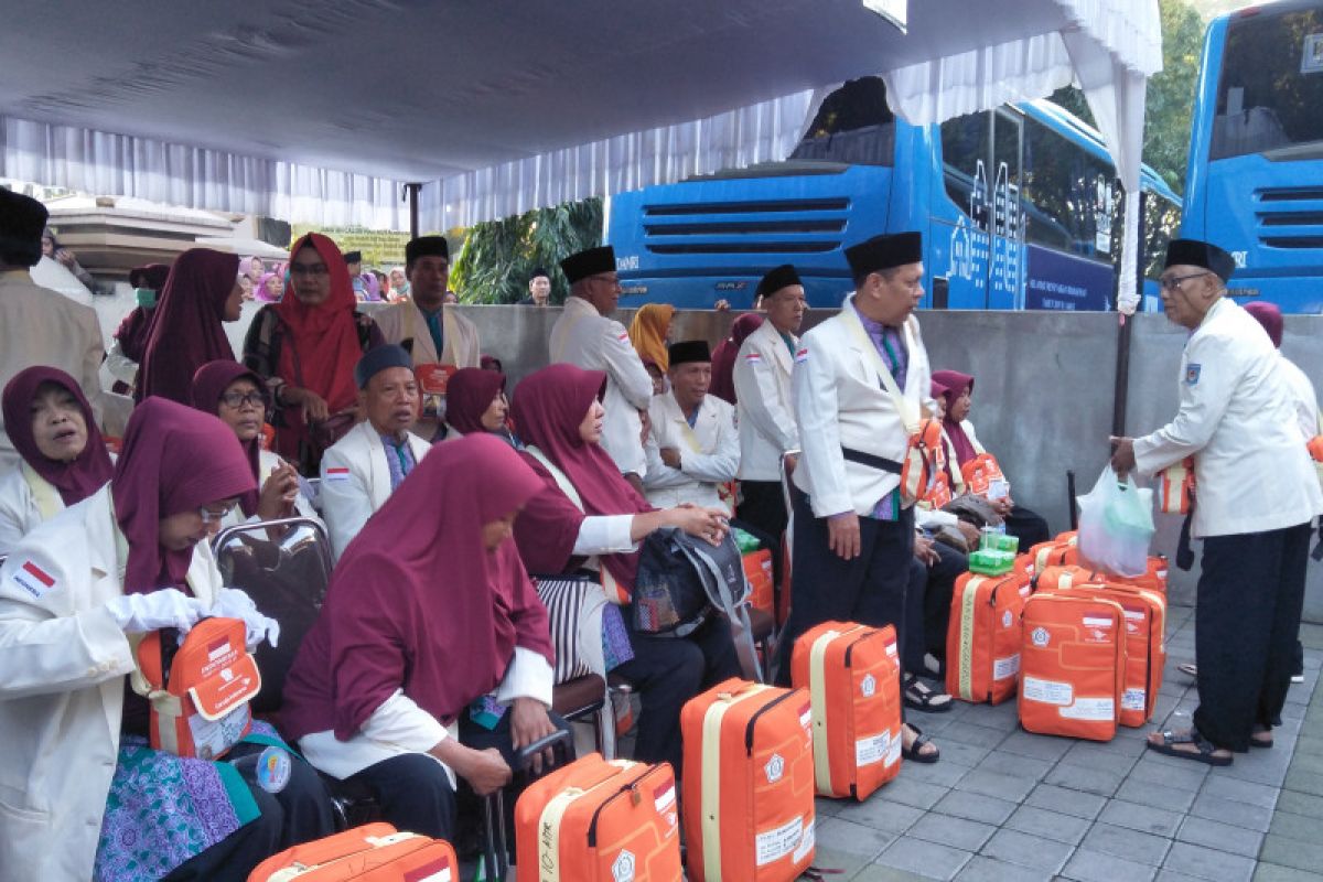 Jamaah calon haji panik akibat gempa 6,0 SR