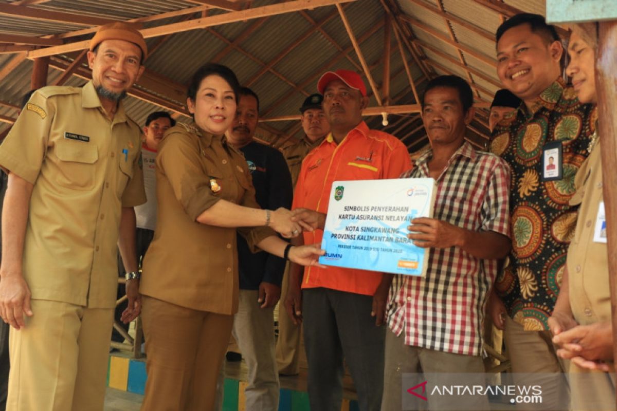 Wali Kota Singkawang sosialisasikan asuransi untuk nelayan