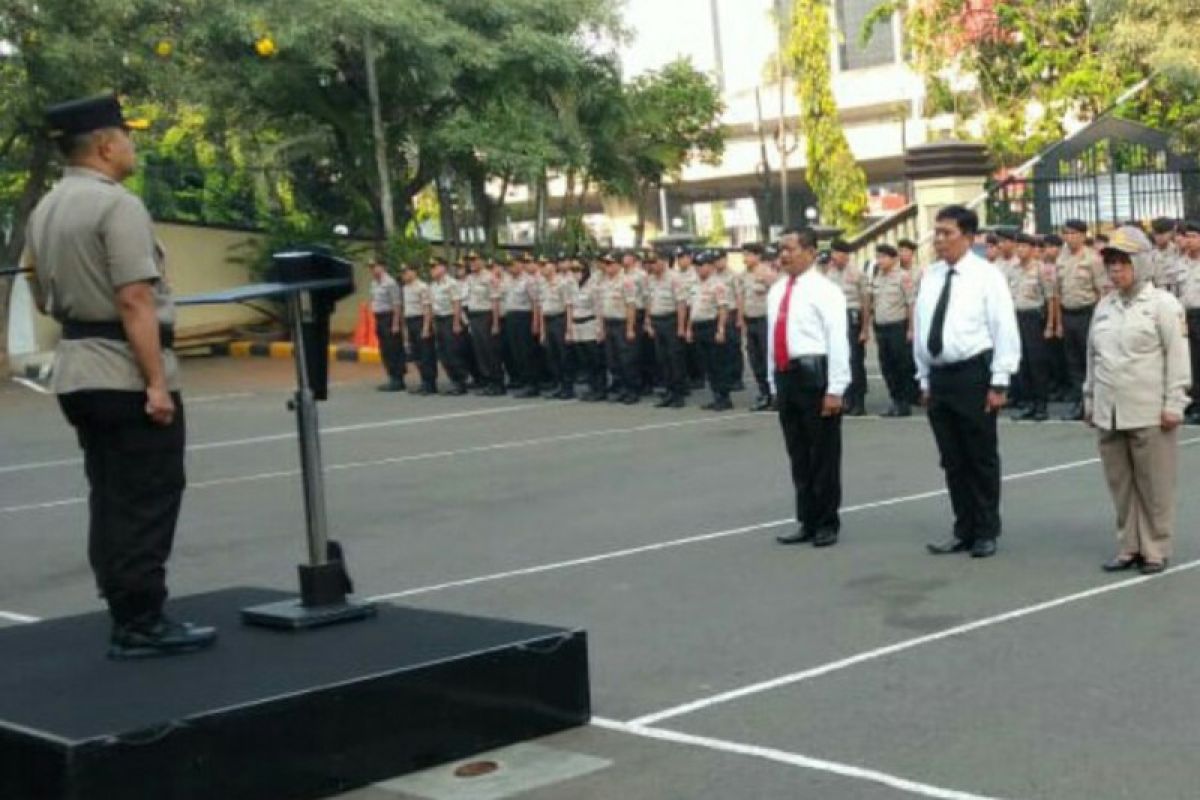 Polres Jakarta Utara beri penghargaan kepada 27 anggota berprestasi