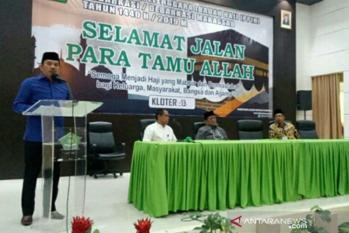 Seorang calon haji Papua batal berangkat karena sedang hamil