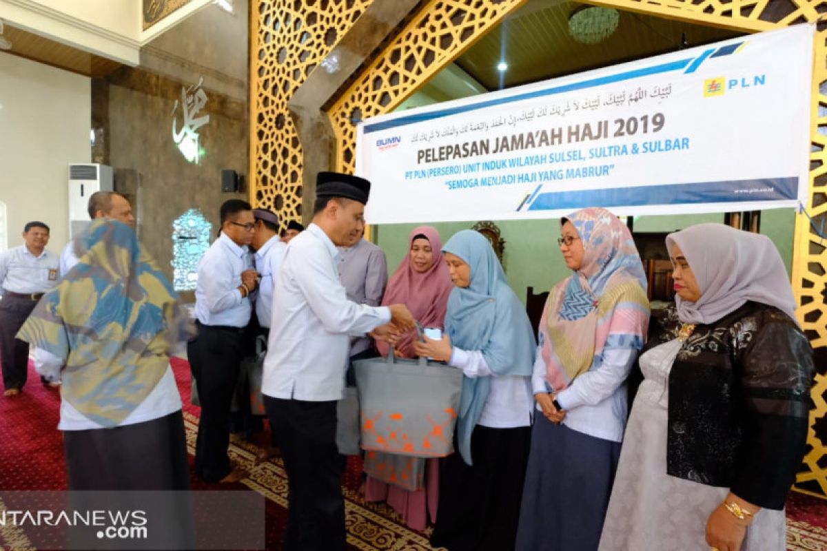 PLN UIW Sulselrabar lepas 10 calon haji  2019 di Makasaar