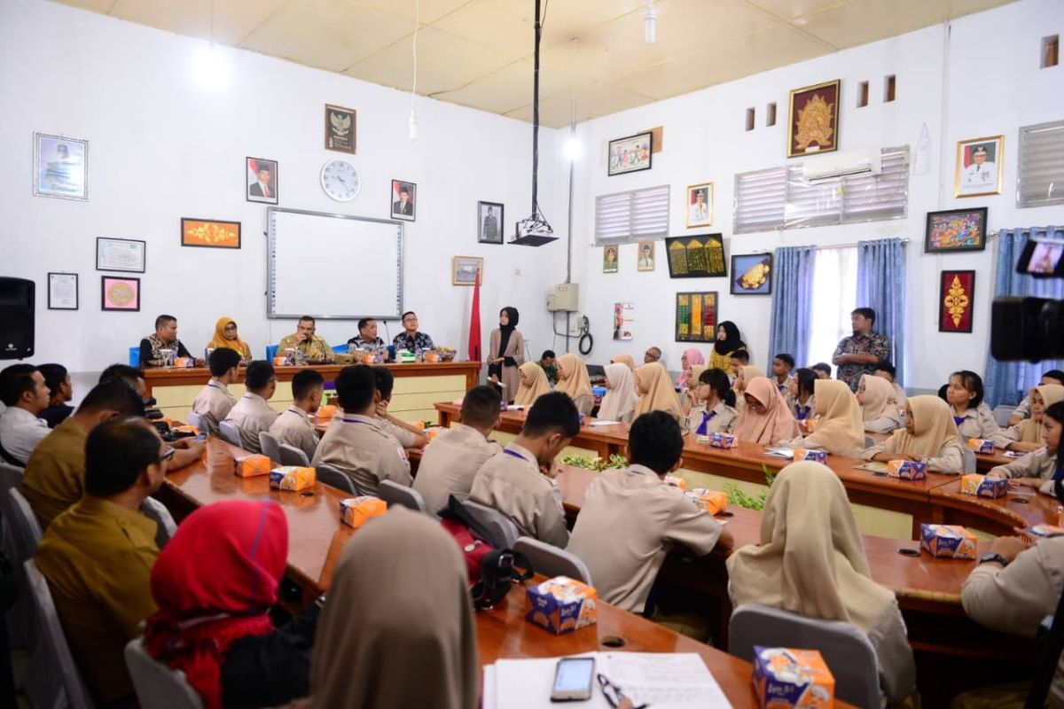 Wagub apresiasi kegiatan Jurnalistik Sekolah yang ditaja FWL DPRD Riau