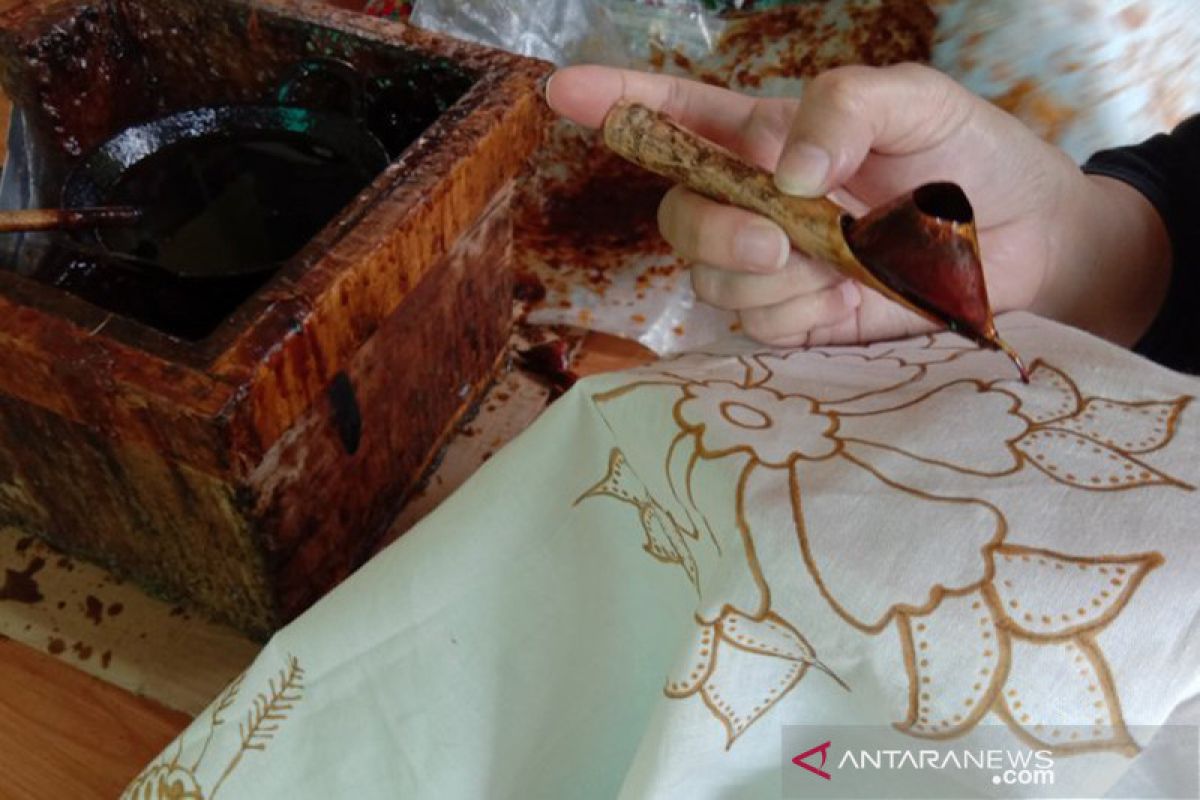 Batik Betawi dipromosikan di ajang lokal-internasional
