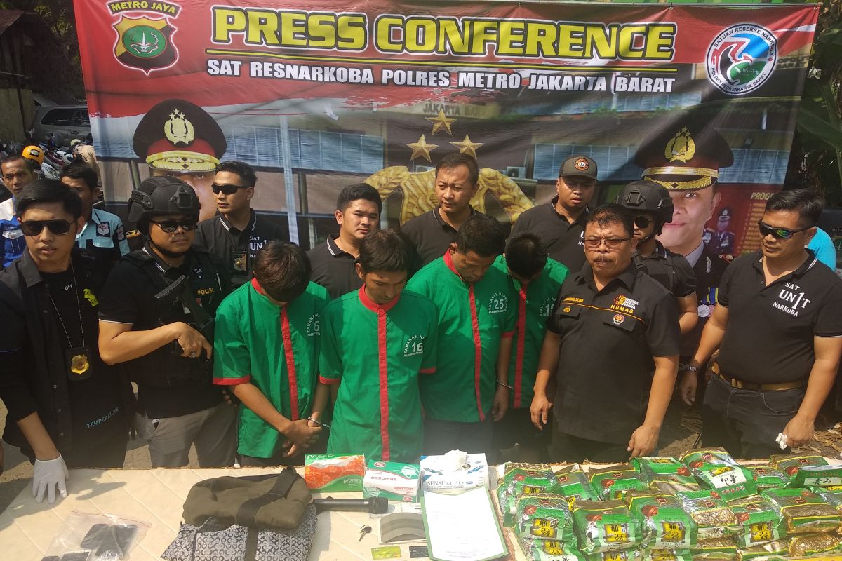 Polres Jakarta Barat menggagalkan penyelundupan sabu antarnegara