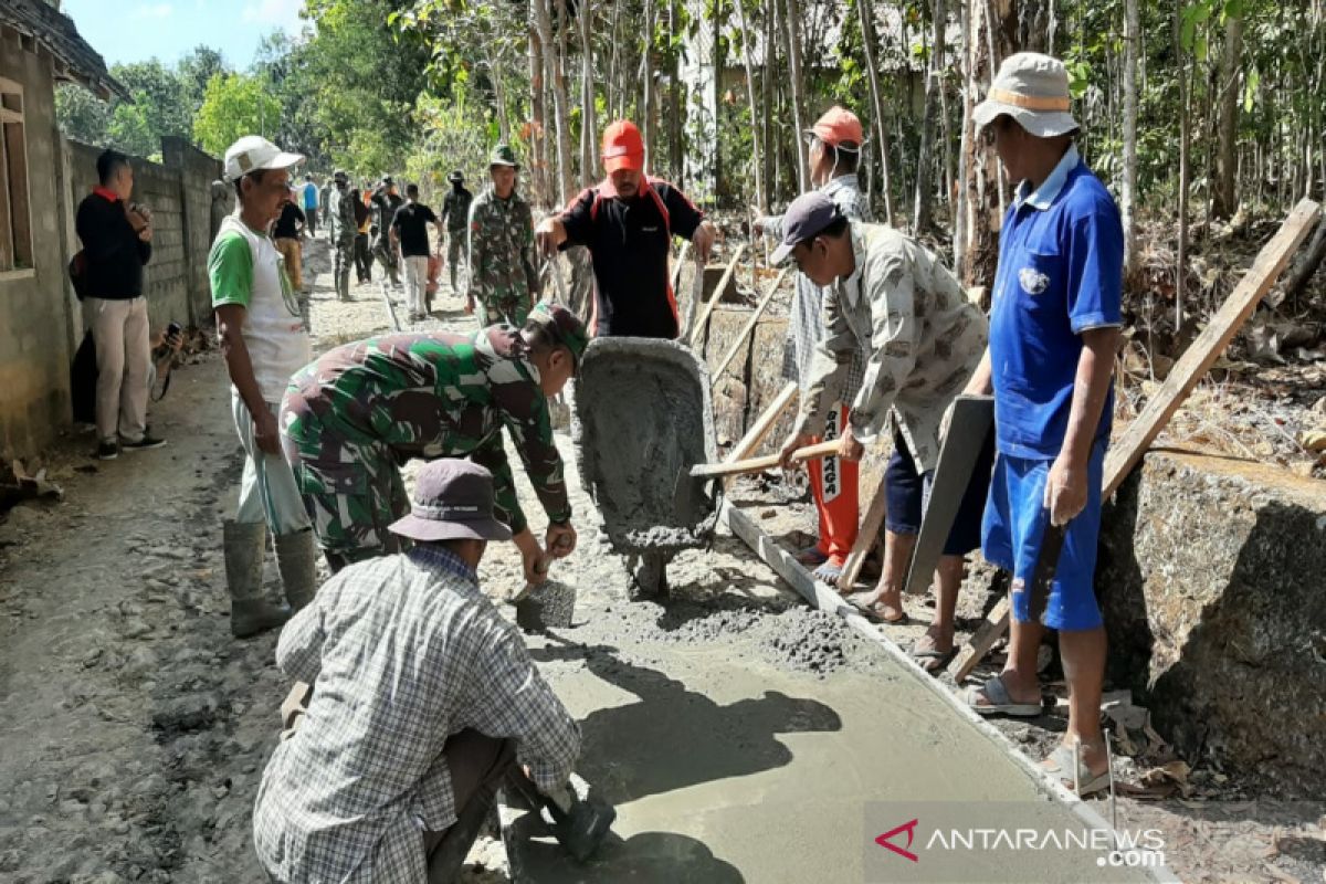 Pemkab Gunungkidul: TMMD membangun jalan cor 575 meter di Ponjong