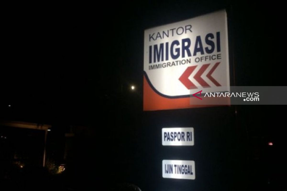 Imigrasi Tanjung Perak deportasi 28 WNA