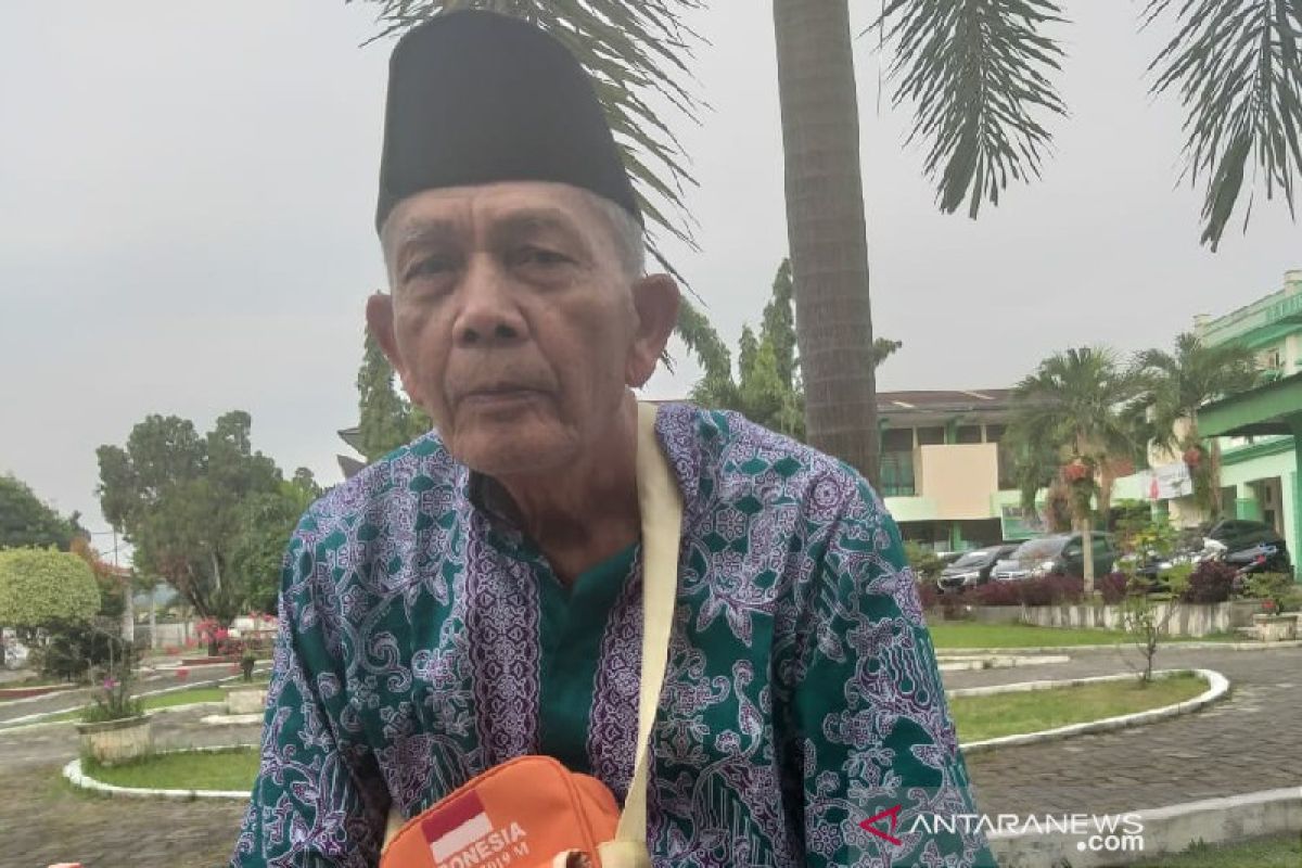 Petani kecil Mandailing Natal berhasil berangkat haji ke Tanah Suci