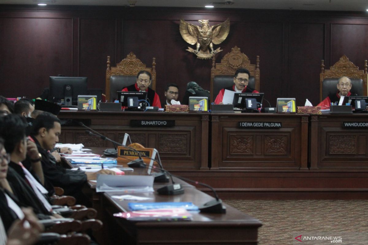 MK dengar jawaban KPU untuk 44 perkara