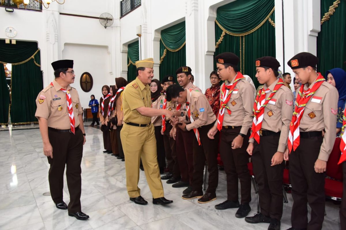 Sekda Jabar lepas 58 anggota pramuka ke Amerika-Belanda