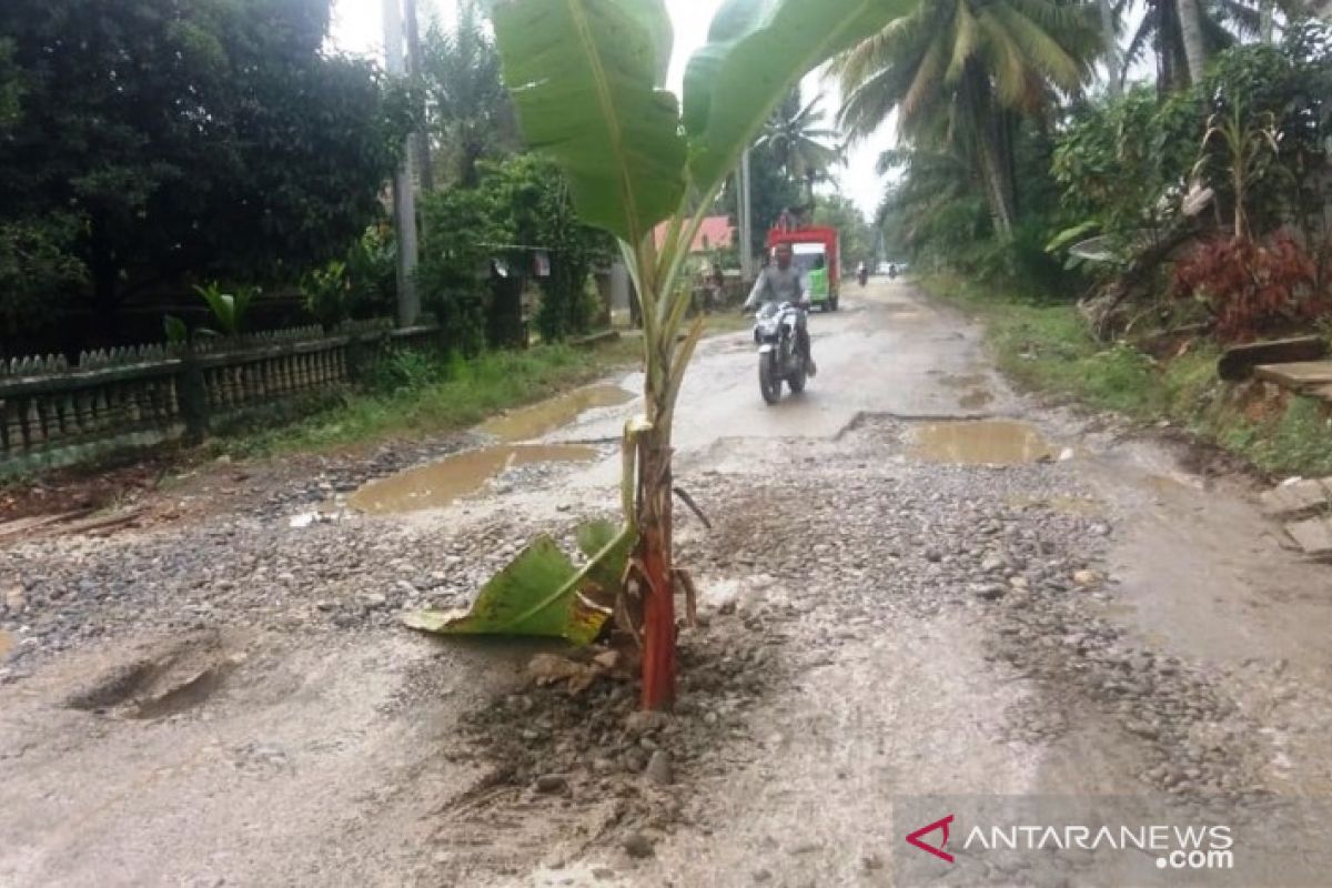 Aplikasi Jalan Cantik dibanjiri laporan jalan rusak di Jateng