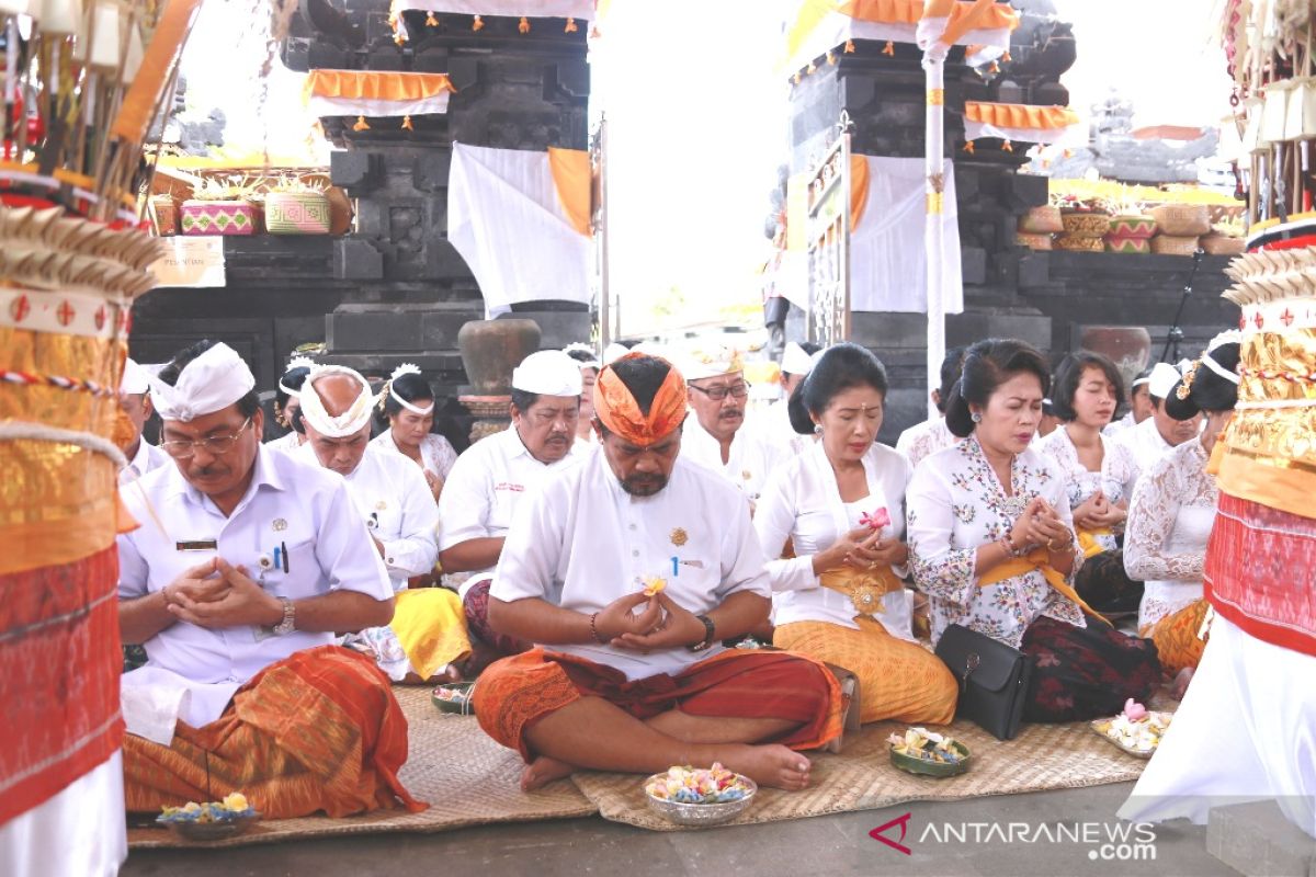 RSUD Klungkung laksanakan Puncak Karya Pura Usadha Siddhi