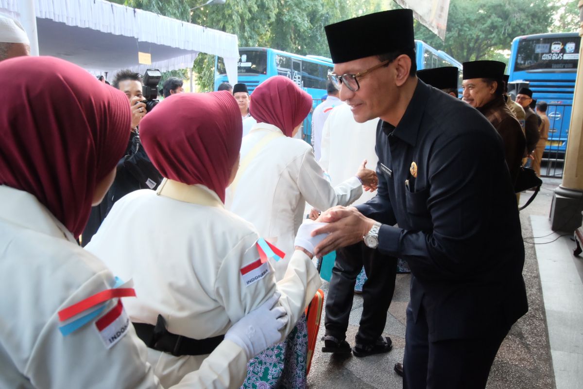 Wakil wali kota lepas kloter terakhir calon haji Mataram